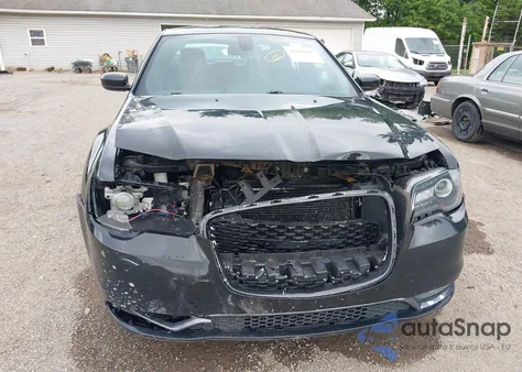 2015 Chrysler 300 300S из США, поврежденный, VIN 2C3CCAGG1FH923044